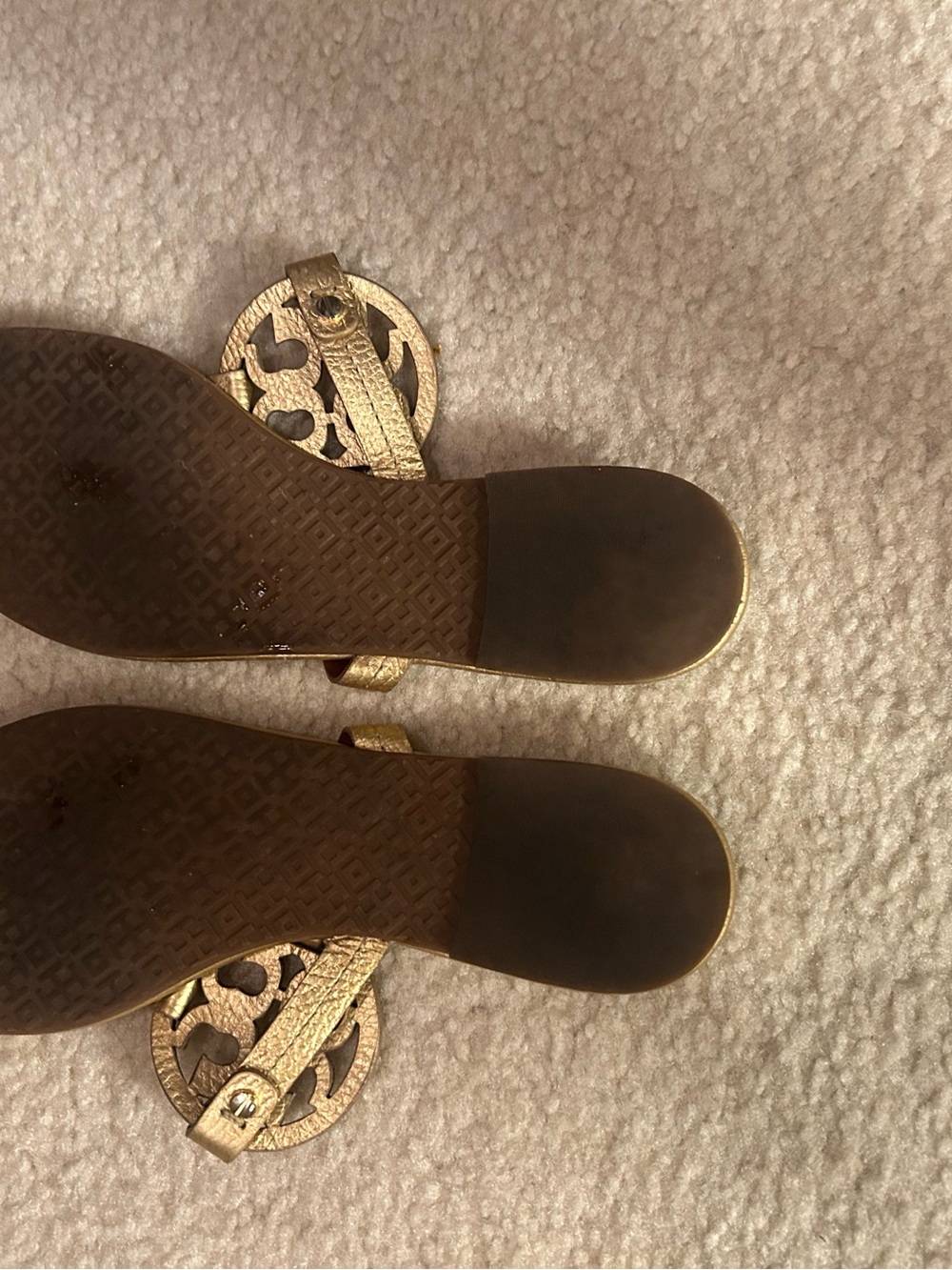 Tory Burch Gold sandals - Picture 4 of 4
